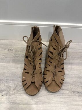 Women's Taupe Lace-Up Cutout Sandals size 10